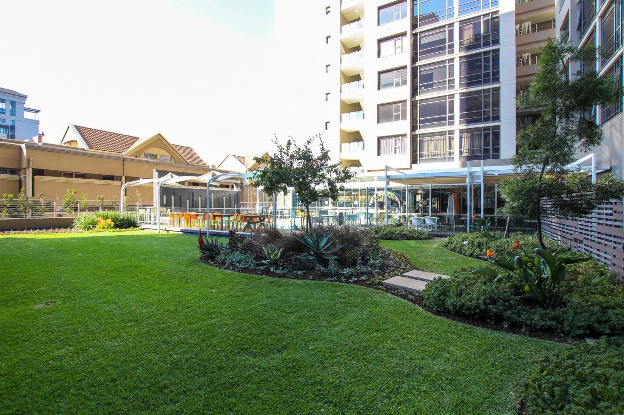 Cgrsa Apartments Sandton Johannesburg Exterior photo